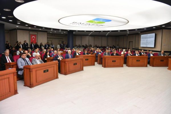 BÜYÜKŞEHİR SUYA YÜZDE 15 İNDİRİM YAPTI