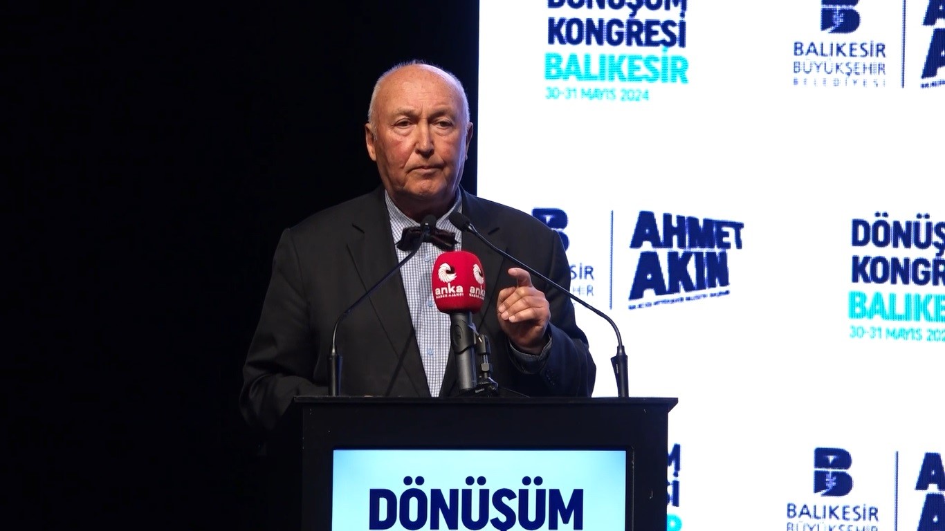 Balıkesir Büyükşehir Belediyesi tarafından düzenlenen Balıkesir Dönüşüm Kongresi’nde konuşan Deprem