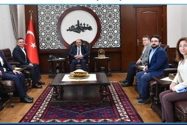 TİCARET ODASI HEYETİ VALİ USTAOĞLU’NU ZİYARET ETTİ