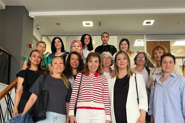 ARBİL AKIN HAYVANSEVERLERLE BİR ARAYA GELDİ