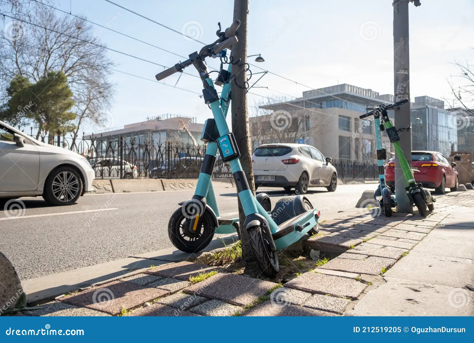 2023 yılının Şubat ayında Bandırma’da ulaşıma çıkan E-Scooter’ler trafiği tehlikeye