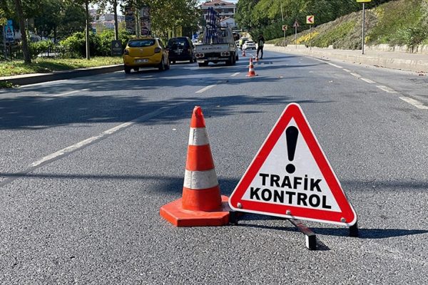 ARAÇ SÜRÜCÜLERİNE CEZA YAĞDI