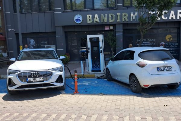 TİCARET ODASI HIZLI ŞARJ İSTASYONU FARK YARATTI