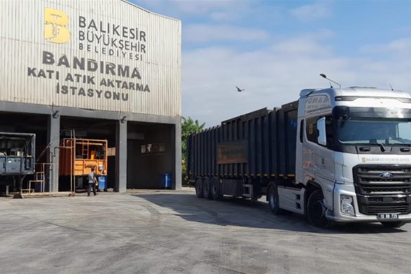 BAYRAM TATİLİNDE 15 BİN ATIK TOPLANDI