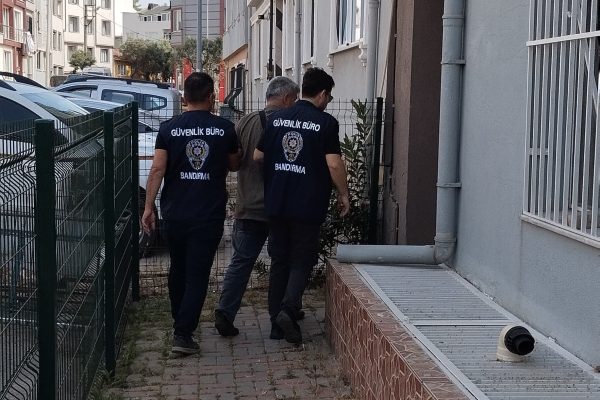 SOSYAL MEDYADA ASILSIZ PAYLAŞIM YAPAN ŞAHIS GÖZALTINA ALINDI