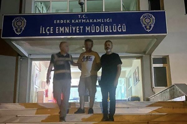 DÖVİZ HIRSIZI ERDEK’TE YAKALANDI