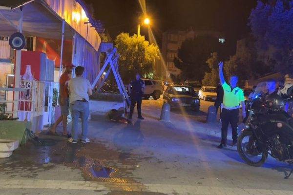 ERKEK ARKADAŞI TARAFINDAN BIÇAKLANDI