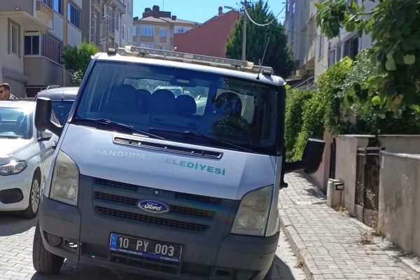 EVİNDE ÖLÜ BULUNDU