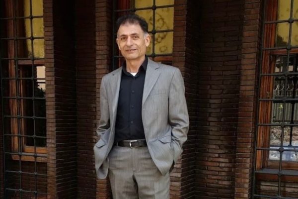 ÖNCE EŞİNİ SONRA KENDİSİNİ VURDU