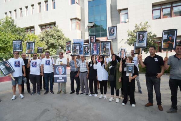 ÖLDÜRÜLEN KURYE ATA EMRE AKMAN’IN DAVASI GÖRÜLMEYE BAŞLANDI