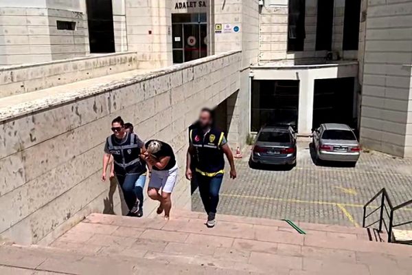 EDREMİT’TE FUHUŞ OPERASYONU