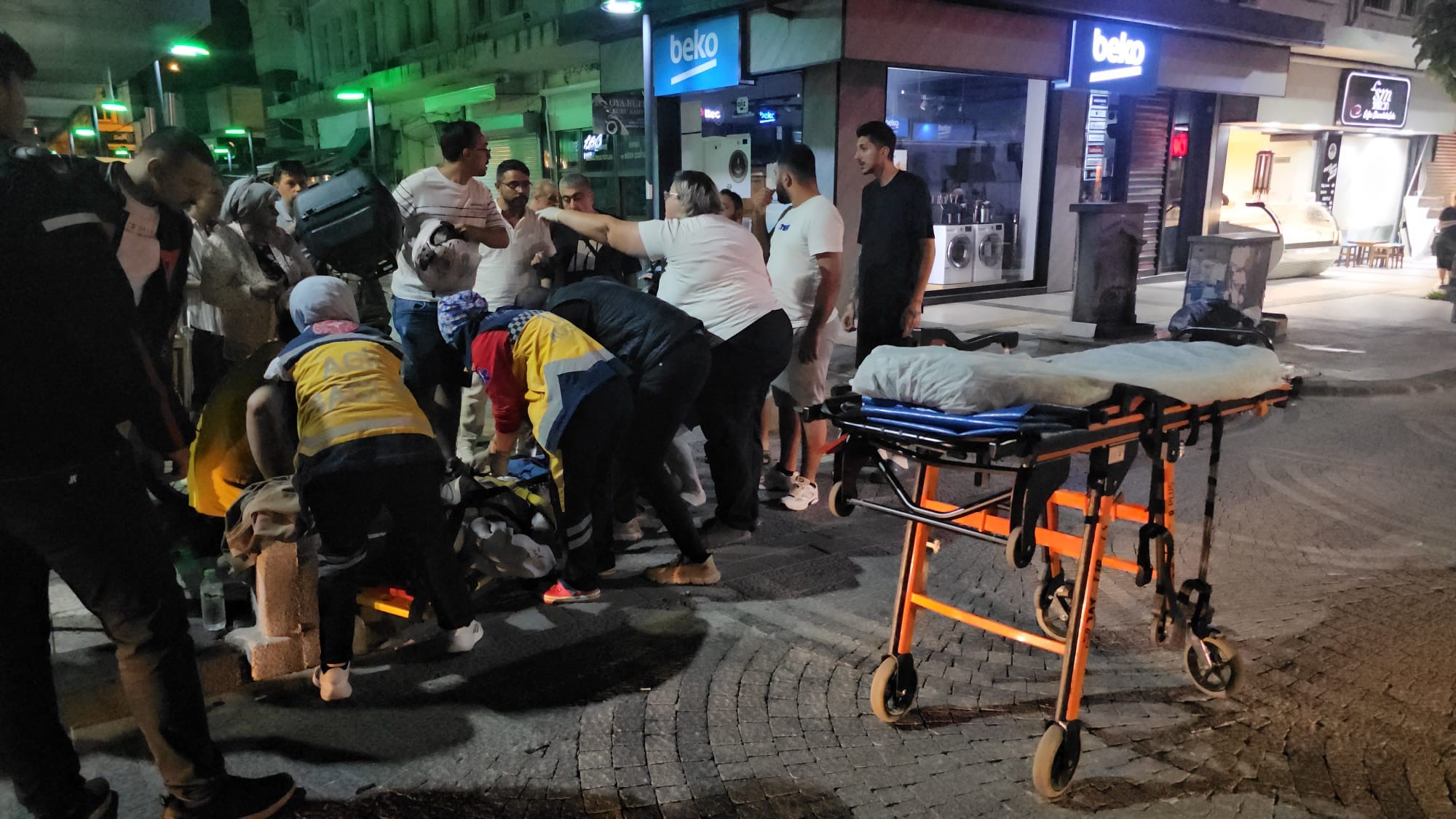 BANDIRMA Kâşif Acar Caddesi’nde meydana gelen motosiklet kazasında 2 kişi