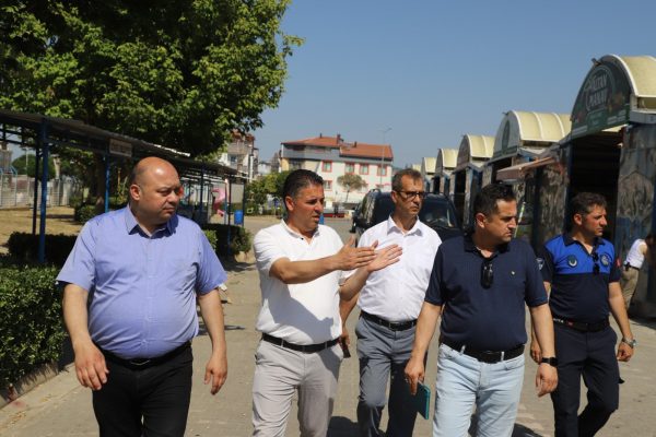 BAŞKAN PALAZ KAPALI PAZARDA ESNAFLA BULUŞTU