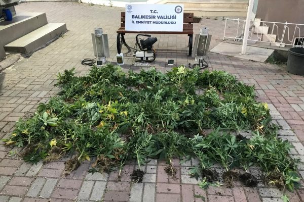 EVDE BAŞLAYAN OPERASYON, İMALATHANEDE SONA ERDİ