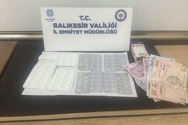 SAHİLDE UYUŞTURUCU SATMAK İSTEYEN ŞAHIS YAKALANDI