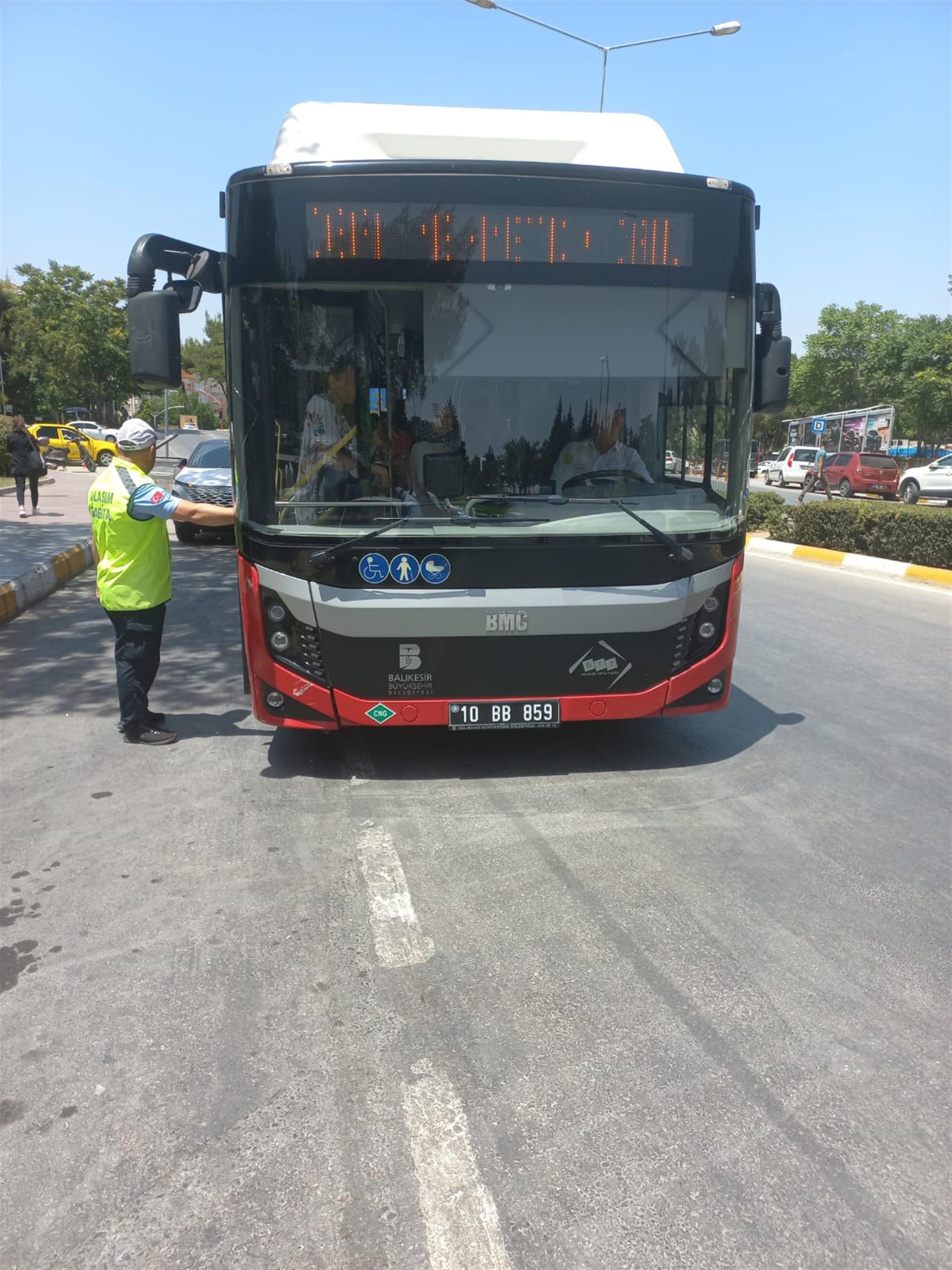 Sıcaklıkların 40 derecenin üzerinde seyrettiği bu günlerde il genelinde vatandaşların
