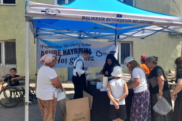 BÜYÜKŞEHİRDEN 35 BİN KİŞİLİK AŞURE HAYRI