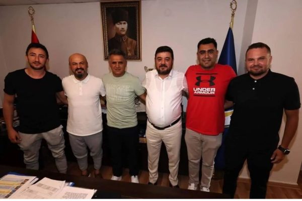 MUSTAFA İZGİ MENEMEN’E YARDIMCI TEKNİK DİREKTÖR OLDU
