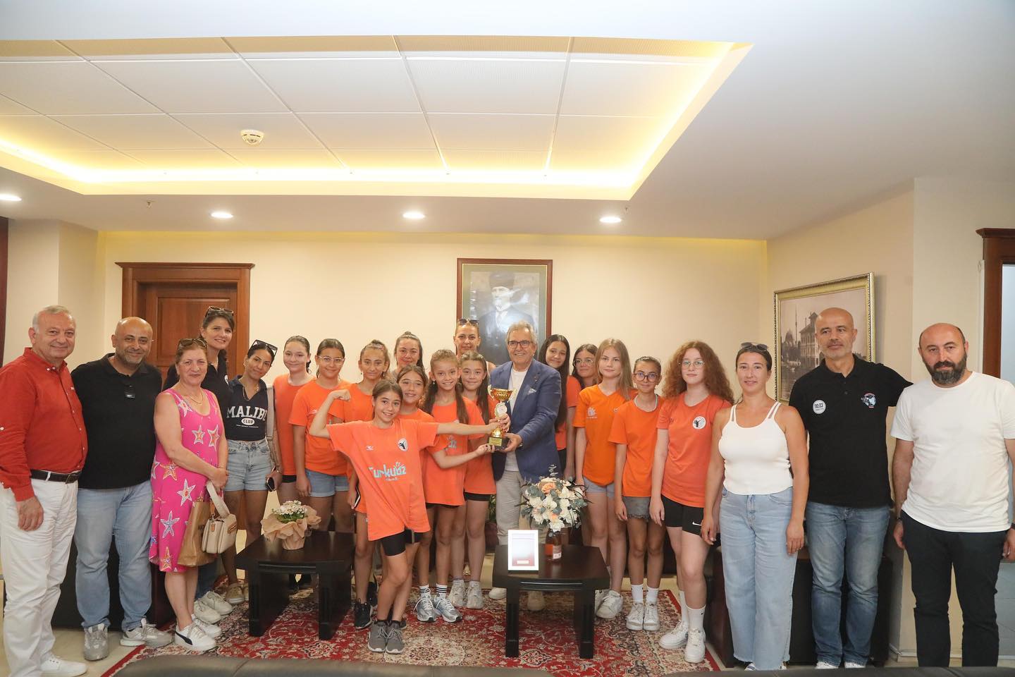 Balıkesir’de düzenlenen 9-10 yaş arası Mini Voleybol Kategorisi’nde 36 takım