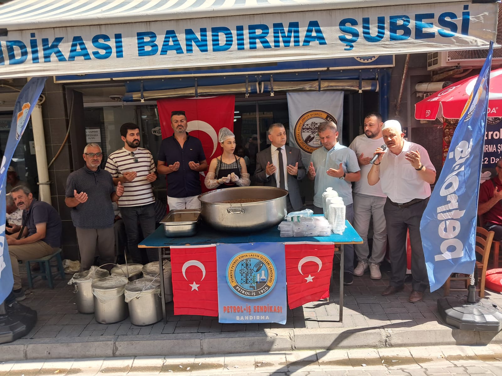 Petrol İş Sendikası Bandırma Şubesi Muharrem ayı dolayısıyla aşure hayrı