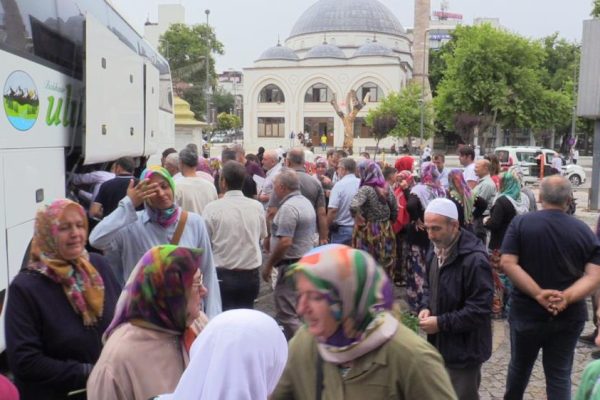 BANDIRMALI HACILAR ŞEHRE DÖNDÜ