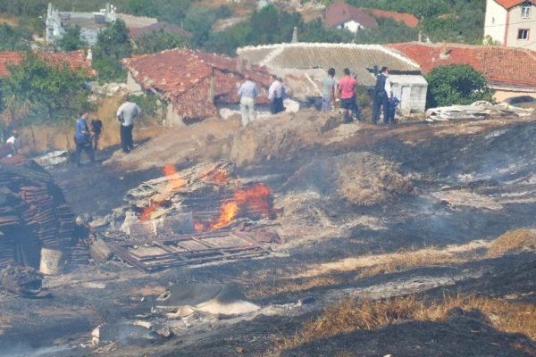 ÇALIŞKANLAR MAHALLESİNDEKİ YANGIN KORKUTTU