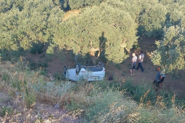 TAKLA ATAN ARAÇ ŞARAMPOLE UÇTU
