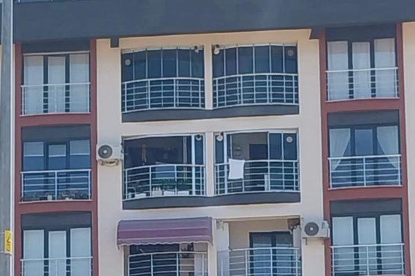 ERDEK’TE 5. KATTAN DÜŞEN ÇOCUK HAYATINI KAYBETTİ