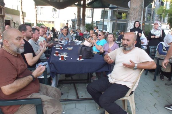 KADIN MUHTARDAN AŞURE HAYRI