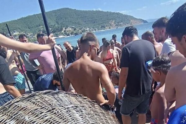 ERDEK’TE 1 KİŞİ  BOĞULMA TEHLİKESİ GEÇİRDİ
