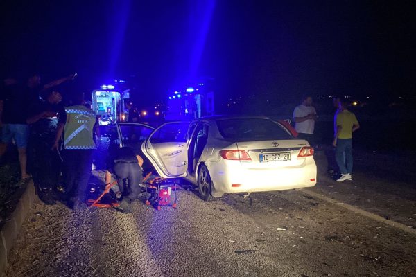 GÖNEN’DE TIR İLE OTOMOBİL ÇARPIŞTI: 3 ÖLÜ