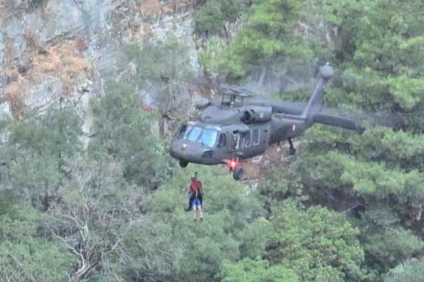 KAZDAĞLARI’NDA MAHSUR KALAN 10 KİŞİ KURTARILDI