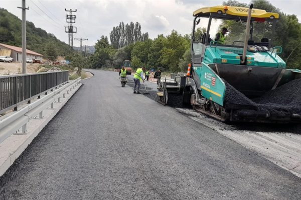 4 AYDA 30 KM YOL YAPTILAR