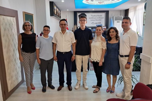LGS’DE DERECEYE GİREN ÖĞRENCİLER ÖDÜLLENDİRİLDİ