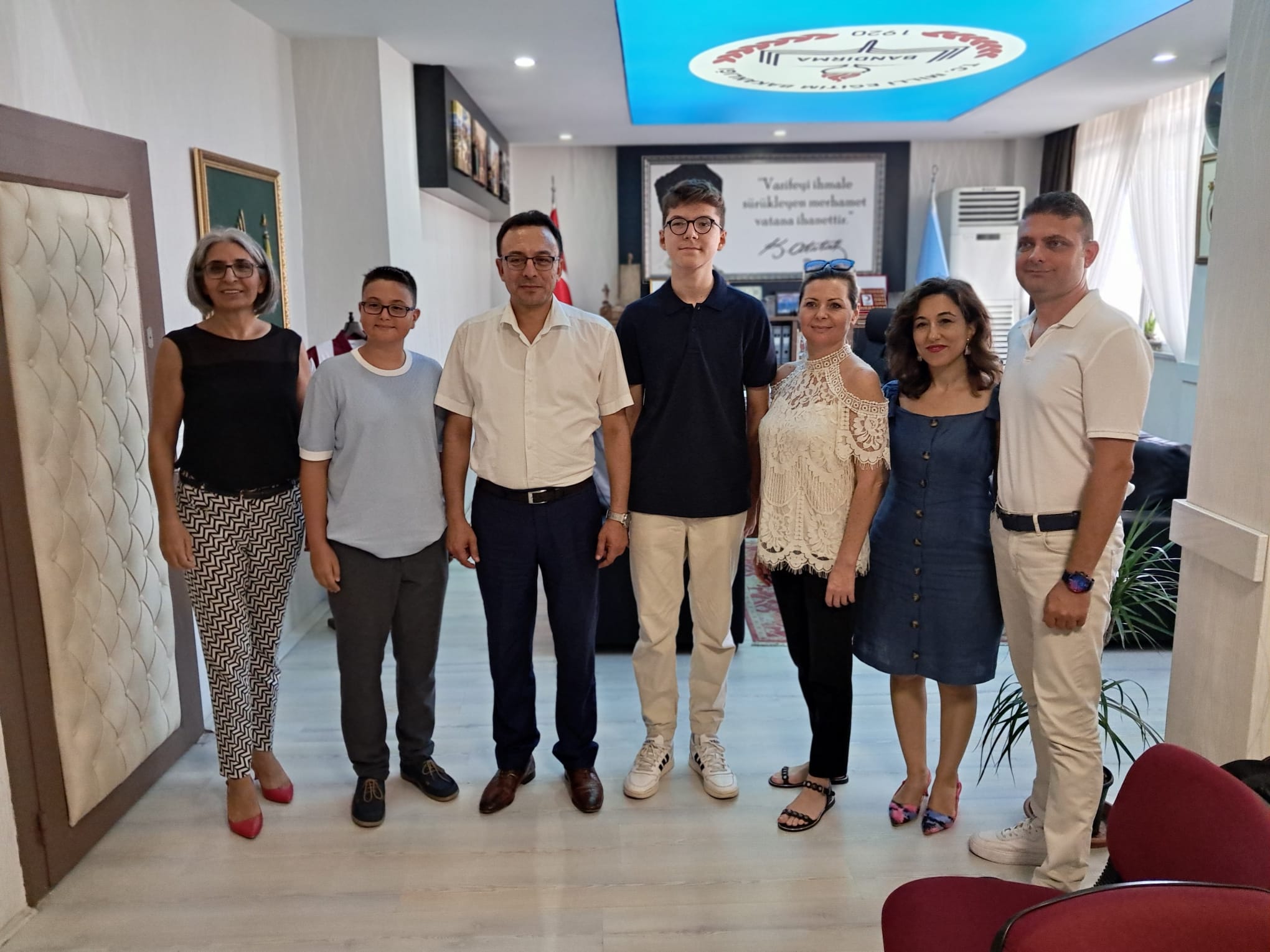 LGS sınavlarında başarılı olarak ilk 3 dereceye giren öğrenciler İlçe