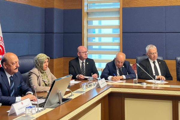“BANDIRMA’NIN NİTELİKLİ BİR HASTANEYE İHTİYACI VAR”