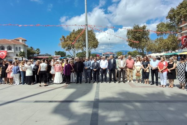 CHP VE STK’LAR ZAFER BAYRAMINI KUTLADI