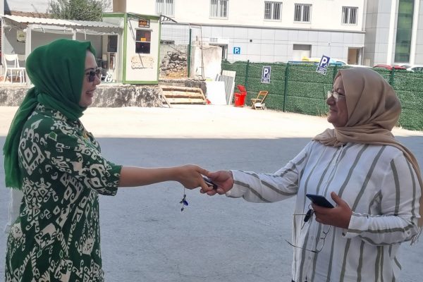 BALIKESİR ESNAFININ “NADİRE ANNESİ” TAKDİR TOPLUYOR
