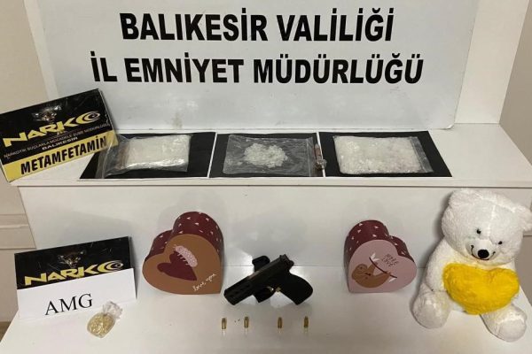 422 GRAM METAMFETAMİN ELE GEÇİRİLDİ