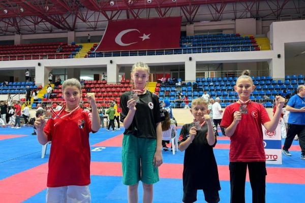 MANYASLI SPORCULAR MARMARA CUP’TAN MADALYA İLE DÖNDÜLER