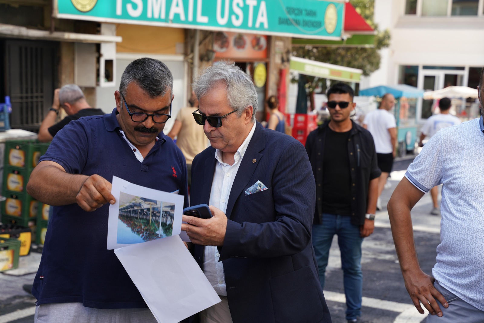 Bandırma Belediye Başkanı Dursun Mirza, kent genelinde sürdürülen çalışmaları yerinde