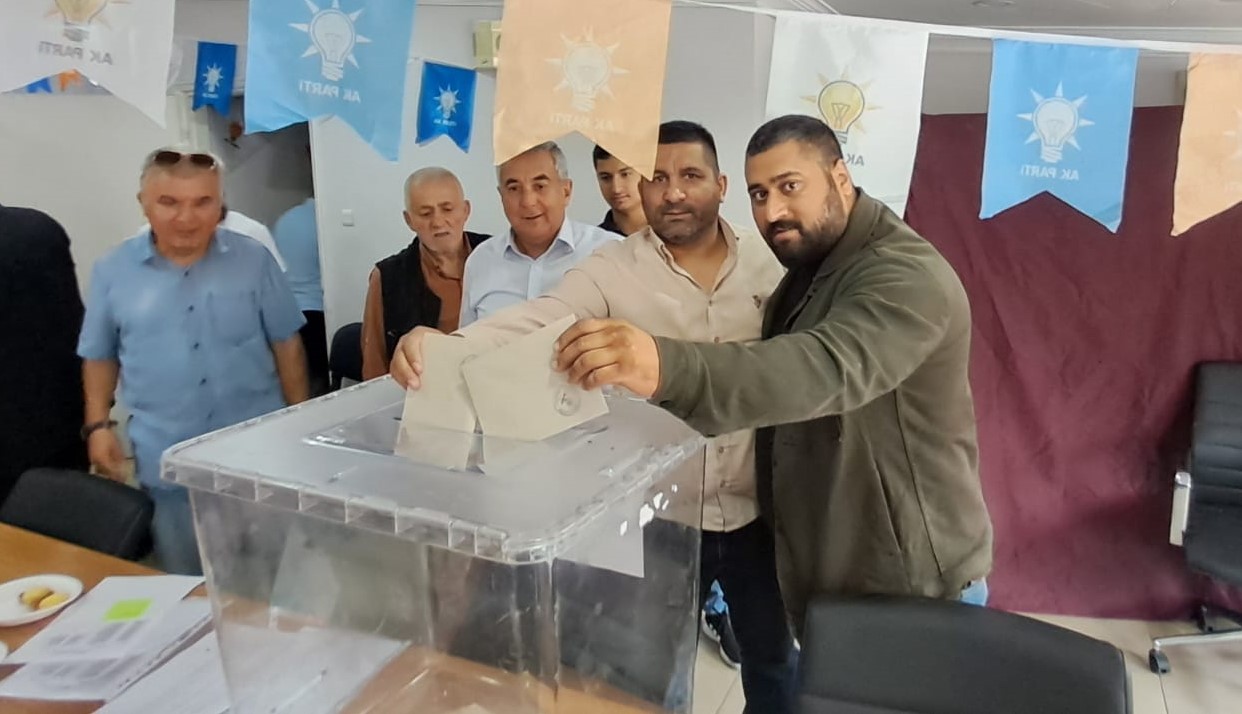AK PARTİ’DE DELEGE SEÇİMLERİ HEYECANI YAŞANIYOR Ak Parti İlçe Teşkilatında delege seçimleri heyecanı yaşanıyor. 55 Mahalleden