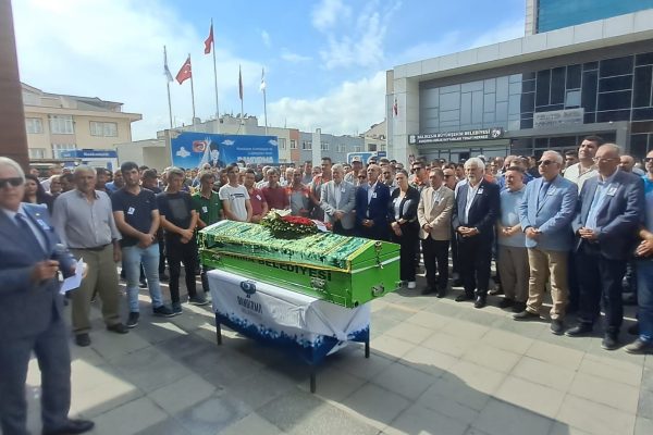 BANDIRMA BELEDİYESİ KAZADA HAYATINI KAYBEDEN ÇALIŞANI İÇİN TÖREN YAPTI