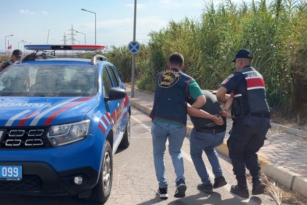 JANDARMA’DAN OPERASYON… DOLANDIRILAN YAŞLI ÇİFT PARALARINA KAVUŞTU