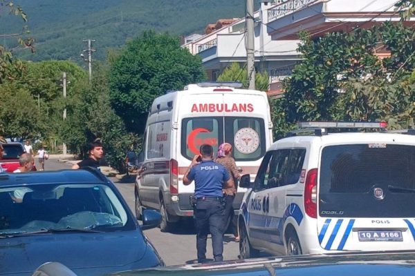 ESKİ EŞİNİ BIÇAKLAYARAK YARALADI