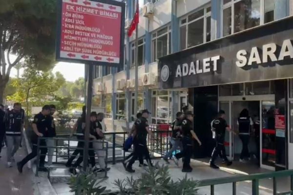 UYUŞTURUCU OPERASYONUNDA 50 KİŞİ TUTUKLANDI