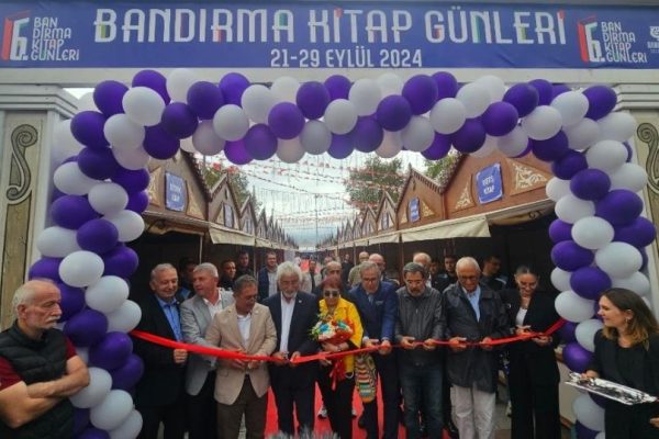 BANDIRMA KİTAP GÜNLERİ BAŞLADI