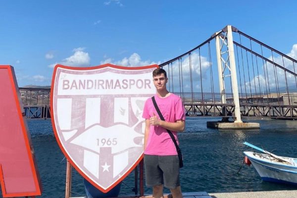 AYVALIKLI GENÇ KALECİ UMUT CEM BANDIRMASPOR’A TRANSFER OLDU