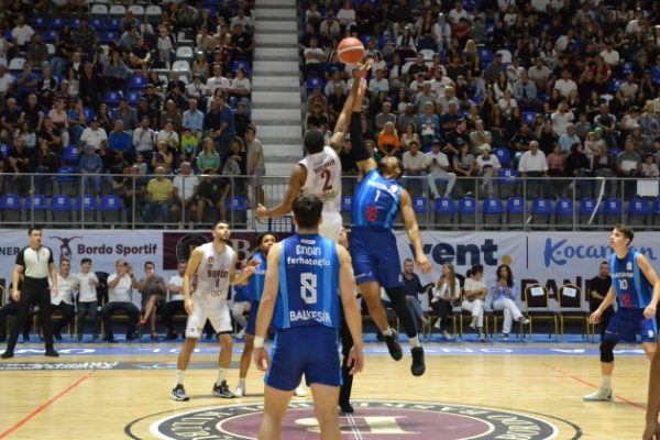 BORDO BASKET BALIKESİR BÜYÜKŞEHİR BELEDİYE TAKIMINI FARKLI GEÇTİ ( 72-60 )
