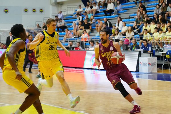 FENERBAHÇE KOLEJİ: 90  BORDO BASKETBOL: 75